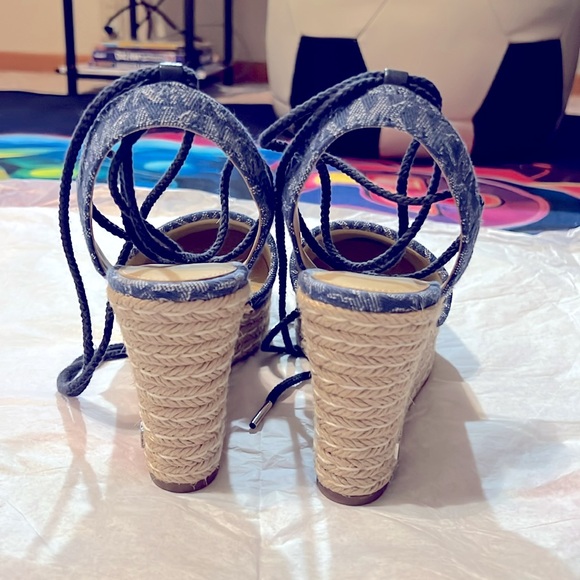 Michael Kors Margie Closed Toe Wedge Denim 5.5 M - Picture 5 of 6